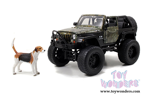 Jada Toys Realtree- Jeep Wrangler Off Road with dog (2007, 1/24 scale diecast model car, Green camouflage) 97143
